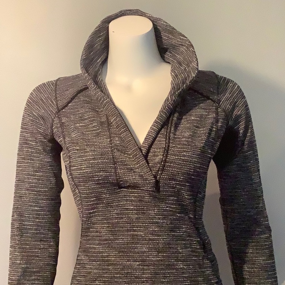 Lululemon pullover top - Picture 4 of 9